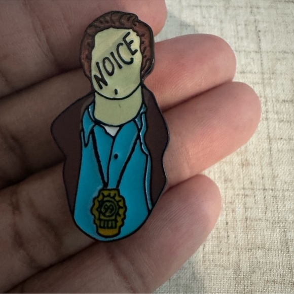 Brooklyn Nine Nine Enamel Pin, Detective Jake Peralta Famous Saying Noice! Pin - Picture 3 of 3